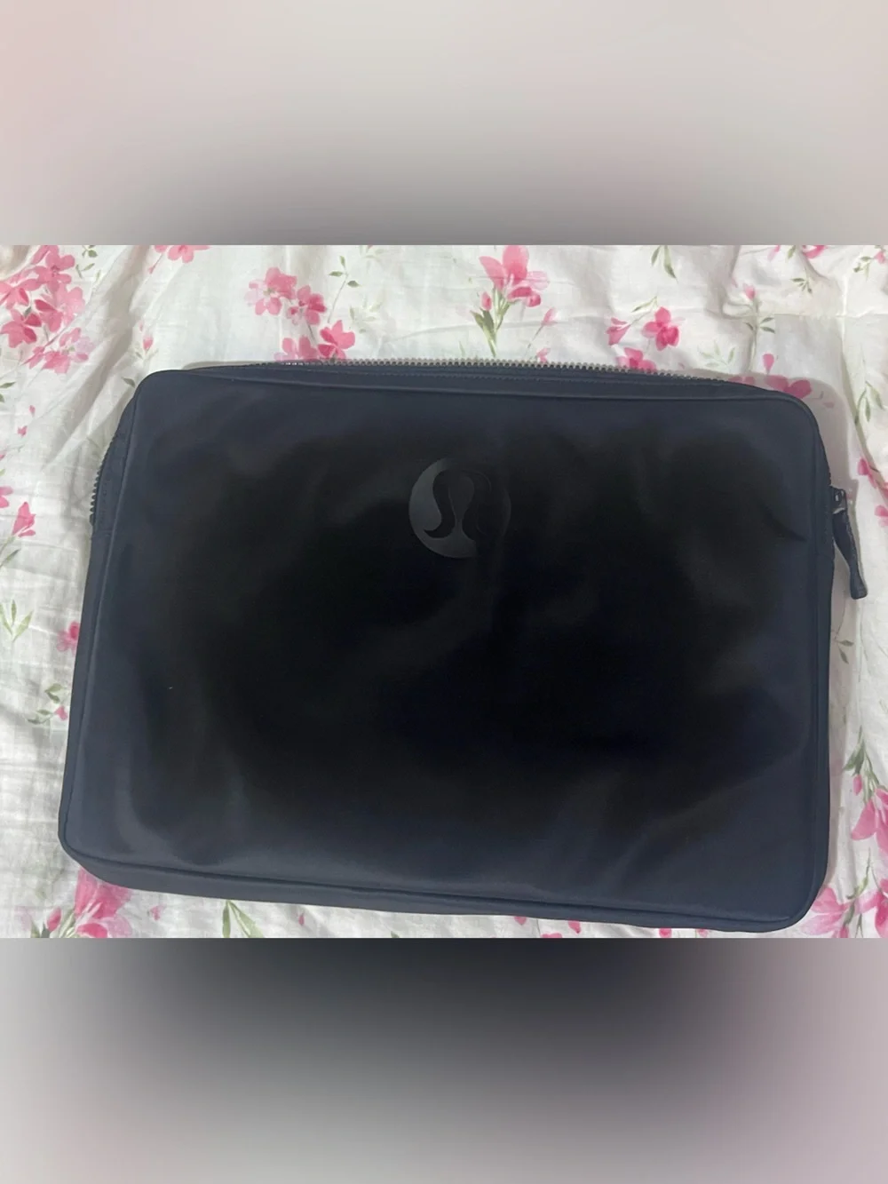 Lululemon new crew Black laptop sleeve